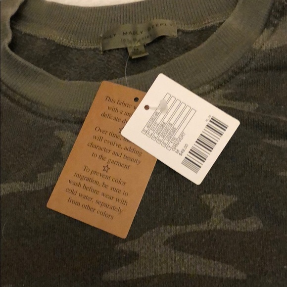 Urban Outfitters Camo Top - Picture 2 of 2